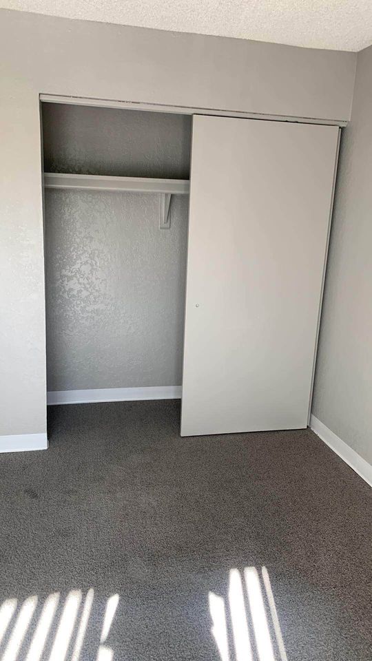 Immediate move in 2 bedroom 1 bathroom apartment photo'