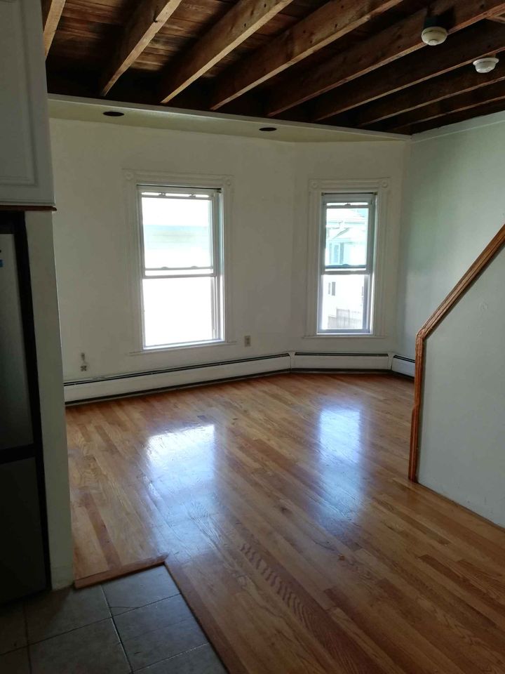 One bedroom one bathroom for rent in Quincy, MA