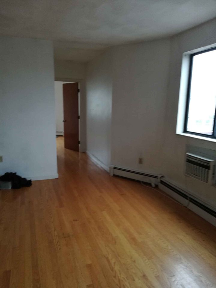 One bedroom one bathroom for rent in Quincy, MA photo'