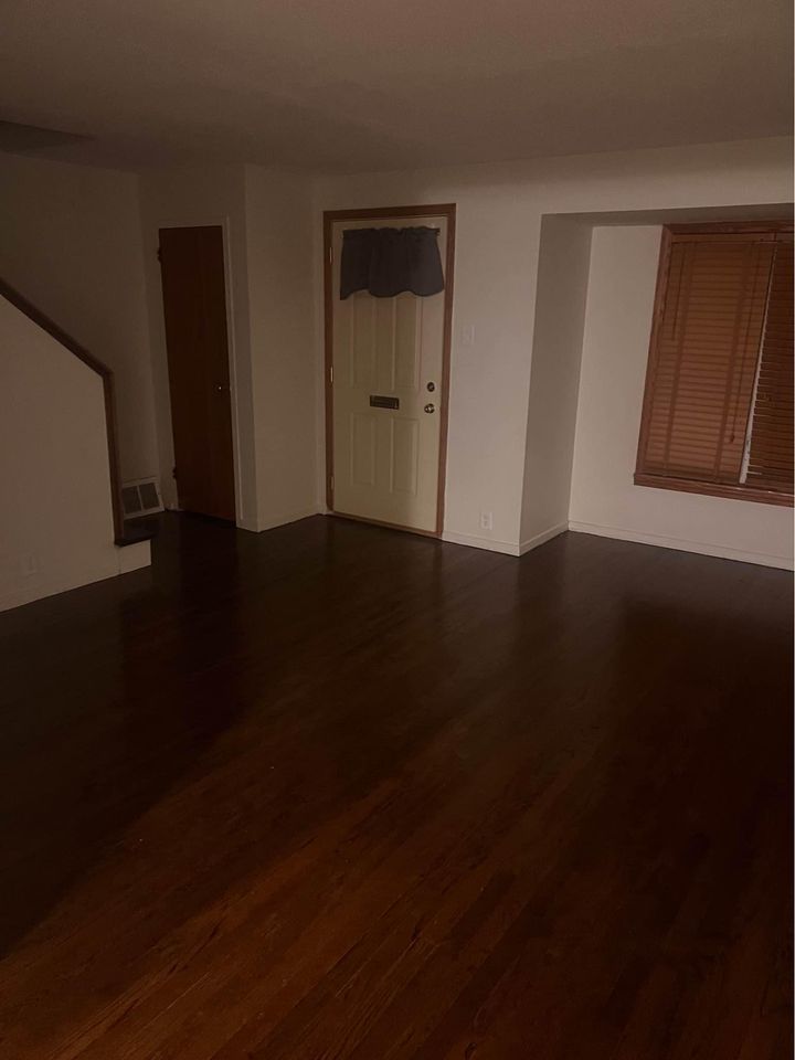 2 Beds 1 Bath - Townhouse photo'