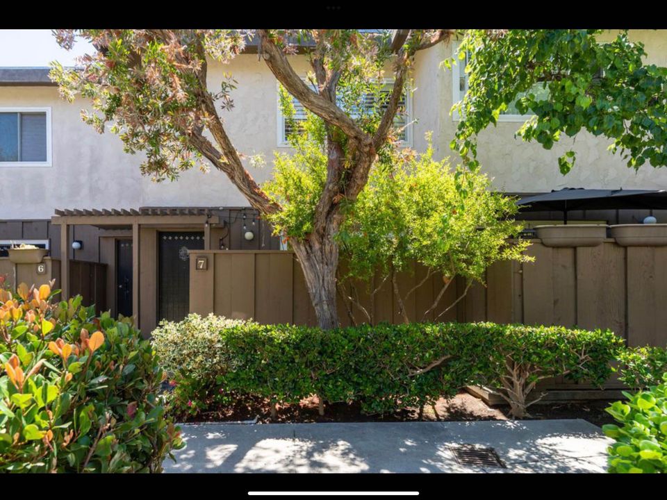 2 Beds 2 Baths - Townhouse photo'