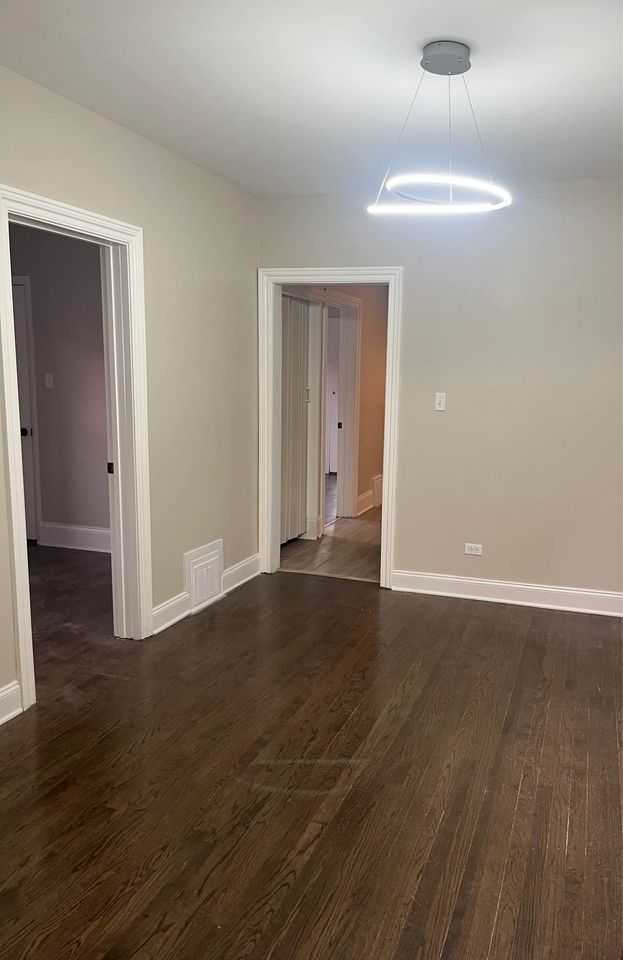 3 Beds 1 Bath - Apartment - 8