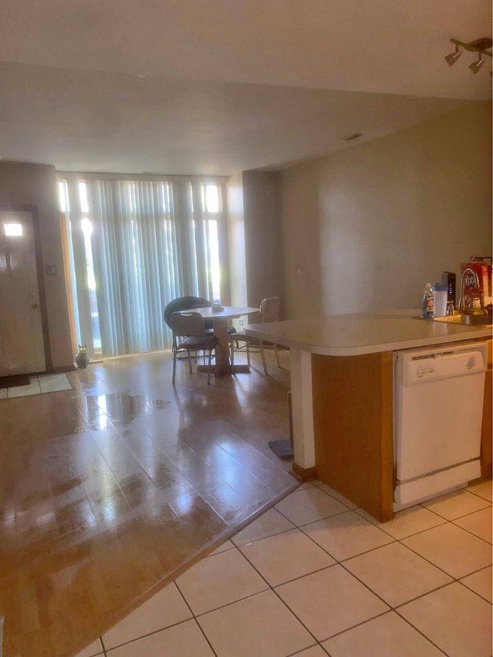 3 Beds 2 Baths - Apartment