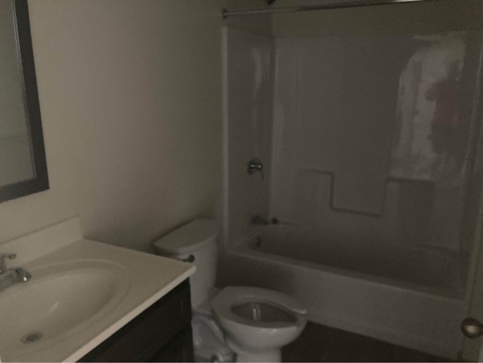 4 Beds 2 Baths - Apartment photo'