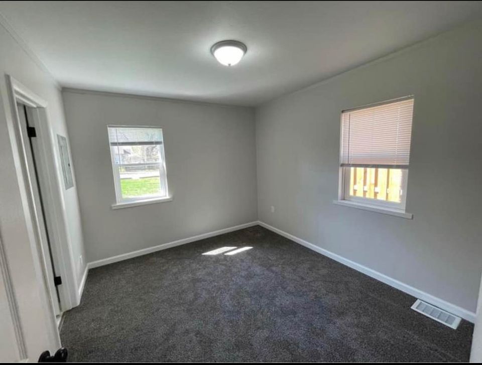 1 Bed 1 Bath - Townhouse photo'