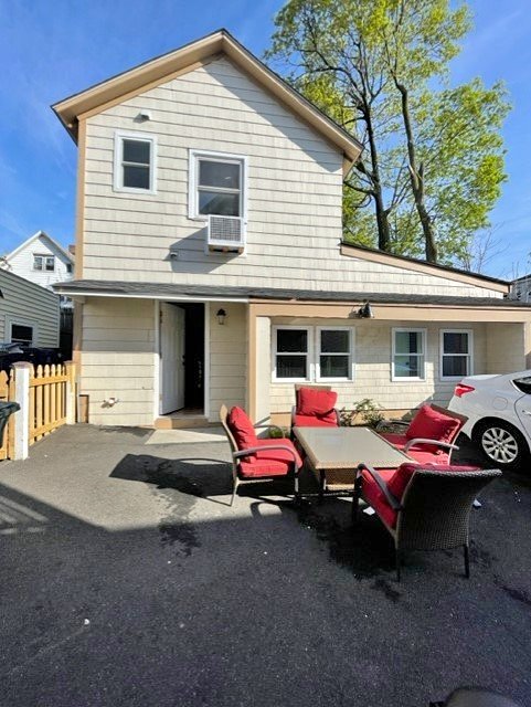 2 Bedroom & 2 Bath House in Bridgeport CT