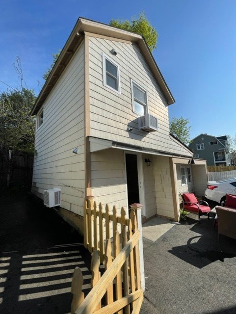 2 Bedroom & 2 Bath House in Bridgeport CT photo'