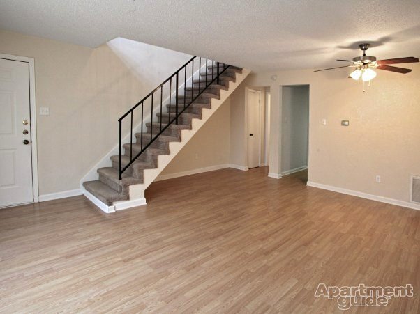 2 Beds 1.5 Baths Townhouse