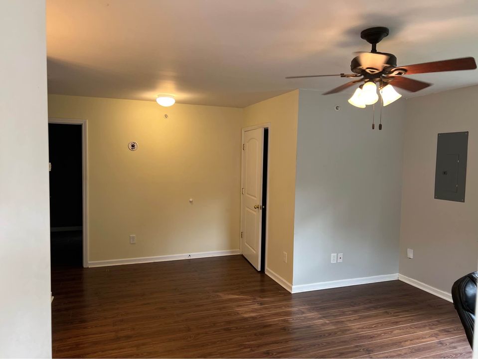 2 Beds 1 Bath - House photo'