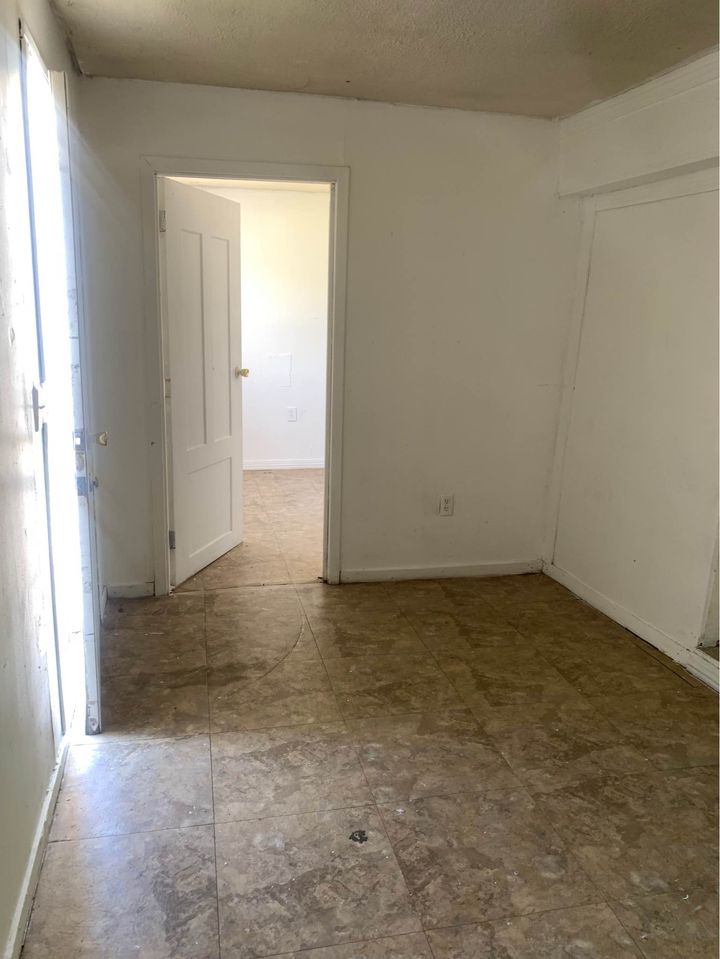 2 Beds 1 Bath - House photo'