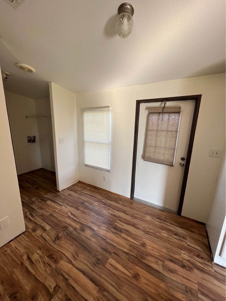 2 Beds 1 Bath - House photo'