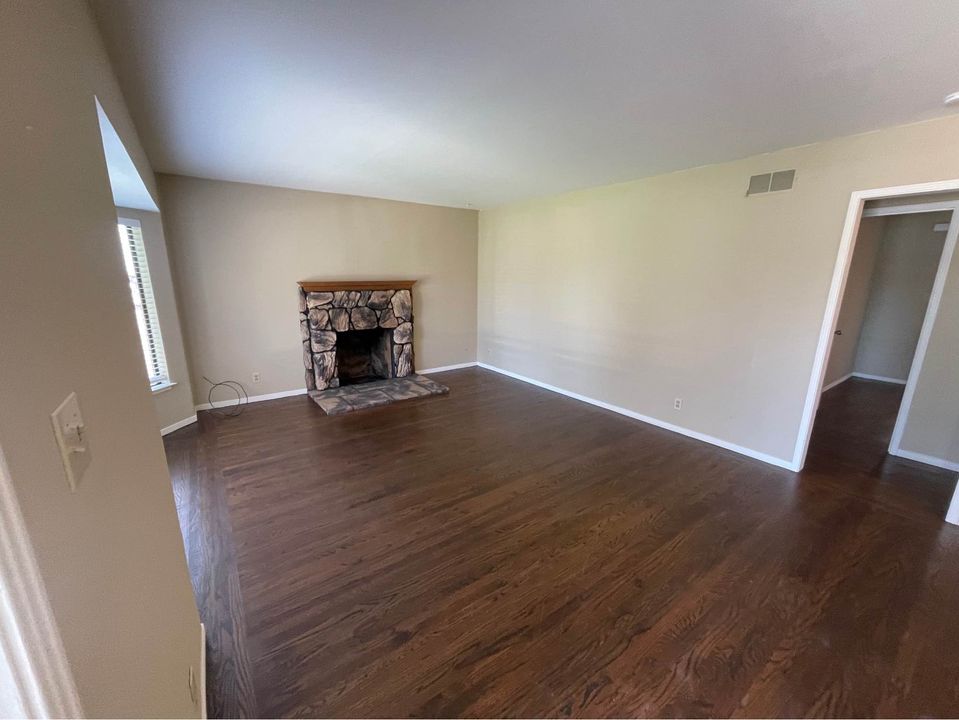 2 Beds 1 Bath - House photo'