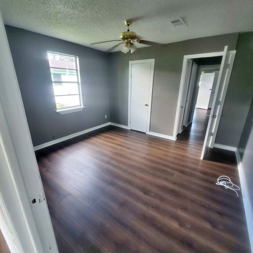 2 Beds 1 Bath - Townhouse