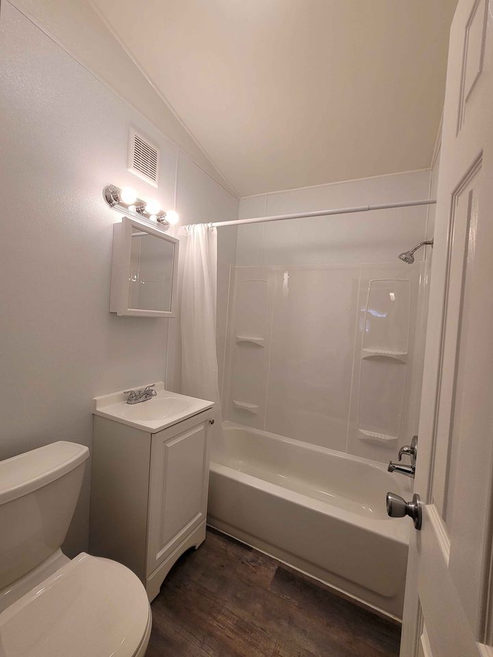 2 Beds 1 Bath - Townhouse photo'