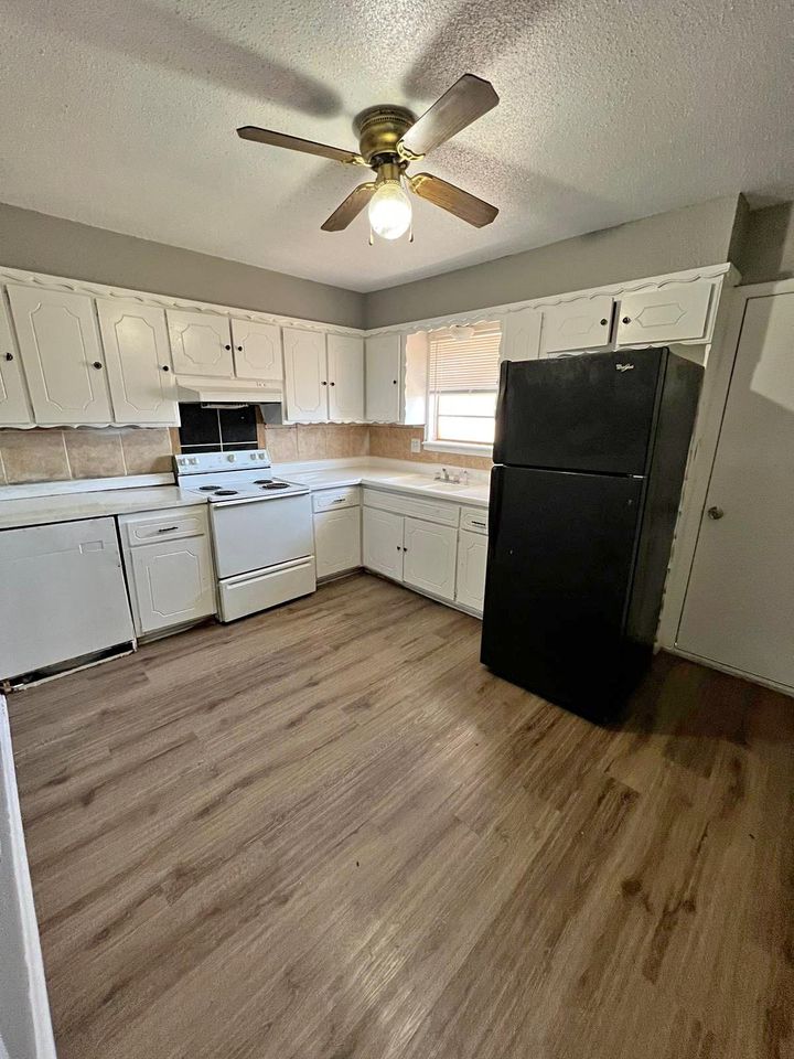 2 Beds 1 Bath - Townhouse