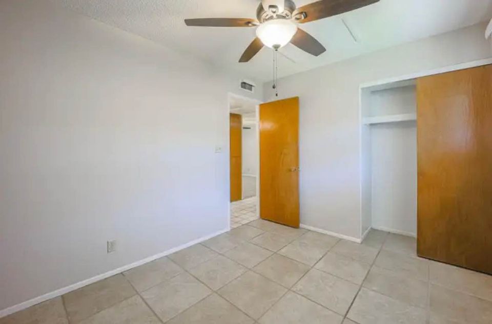 2 Beds 1 Bath - Townhouse photo'