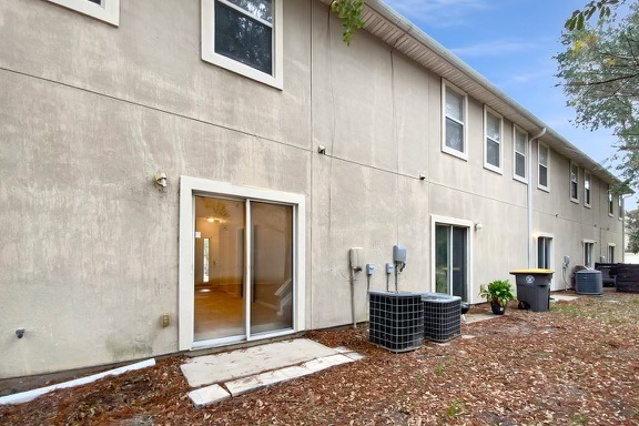 2 beds 2 baths Townhouse - 10