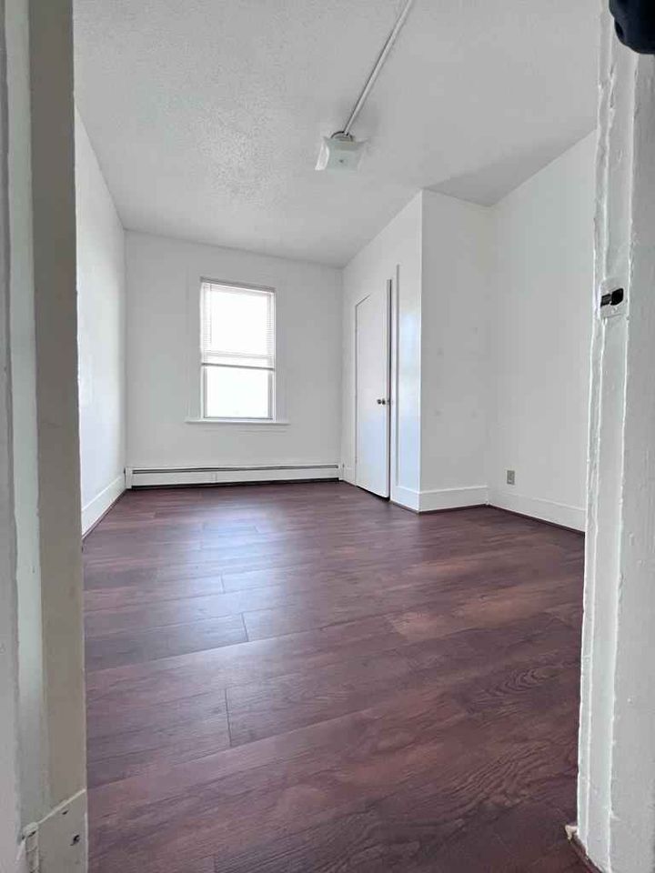 3 Beds 1 Bath - Apartment photo'