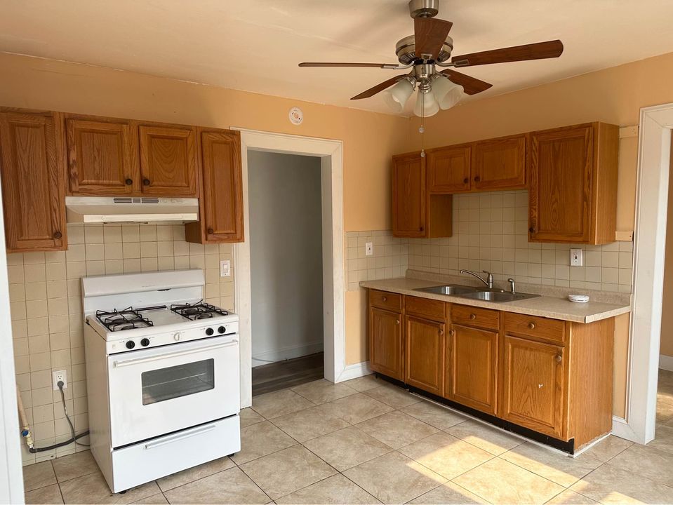 3 Beds 1 Bath - Apartment photo'