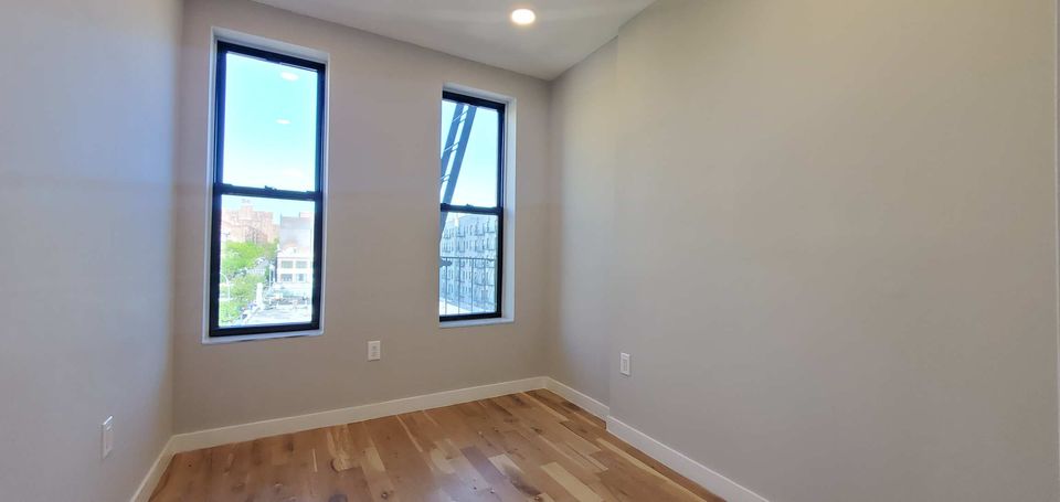 3 Beds 1 Bath - Apartment photo'