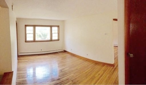 3 Beds 1 Bath Apartment photo'