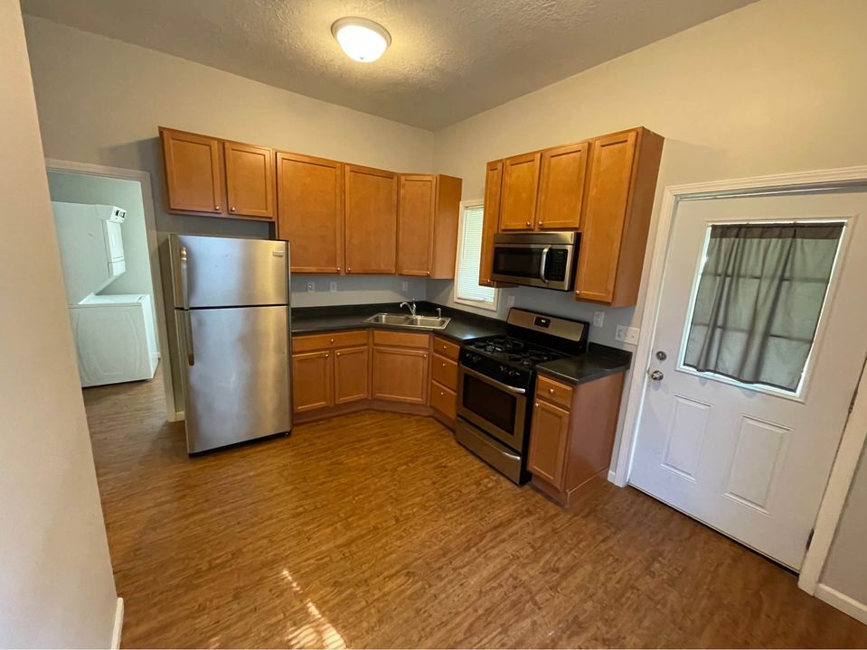 3 Beds 1 Bath - House photo'