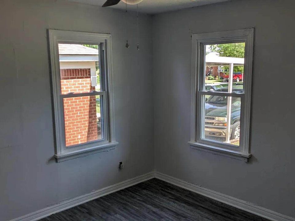 3 Beds 1 Bath - House photo'