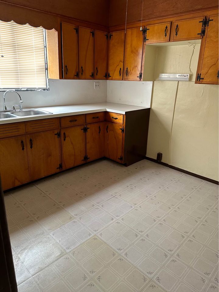 3 Beds 1 Bath - House photo'