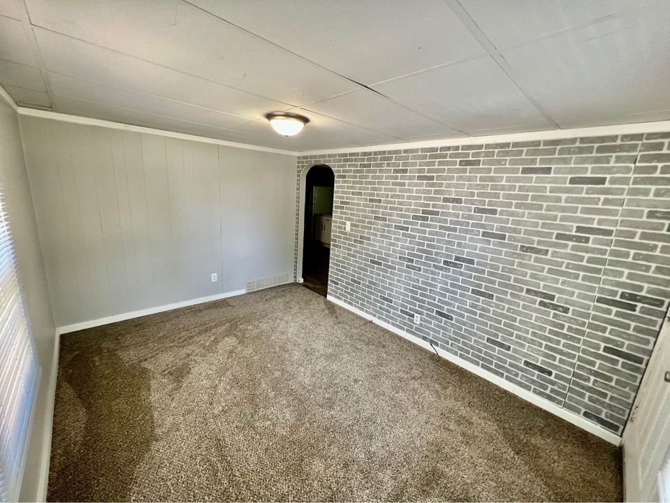 3 Beds 1 Bath - House photo'