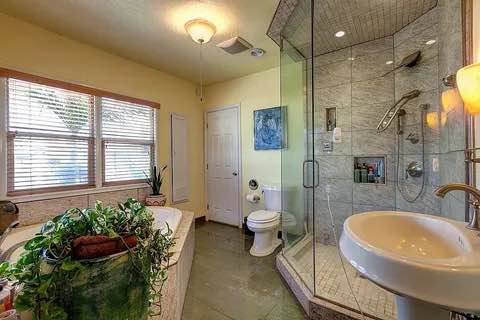 3 Beds 1 Bath - House photo'