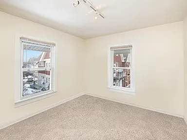 5 Beds 1 Bath - Townhouse photo'