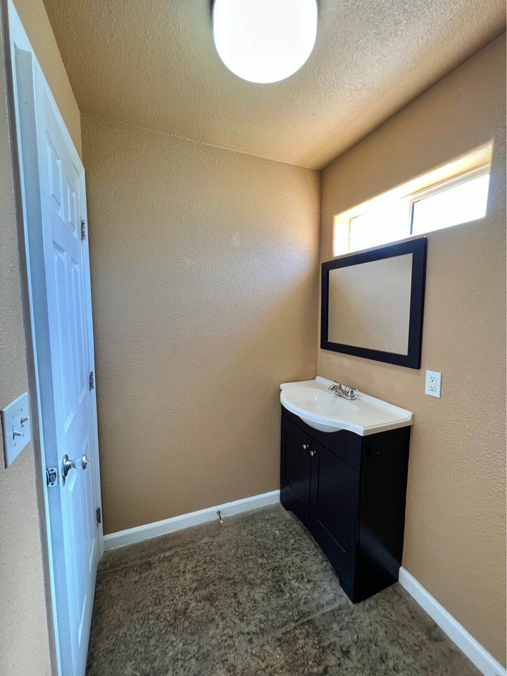 1 Bed 1 Bath - House photo'