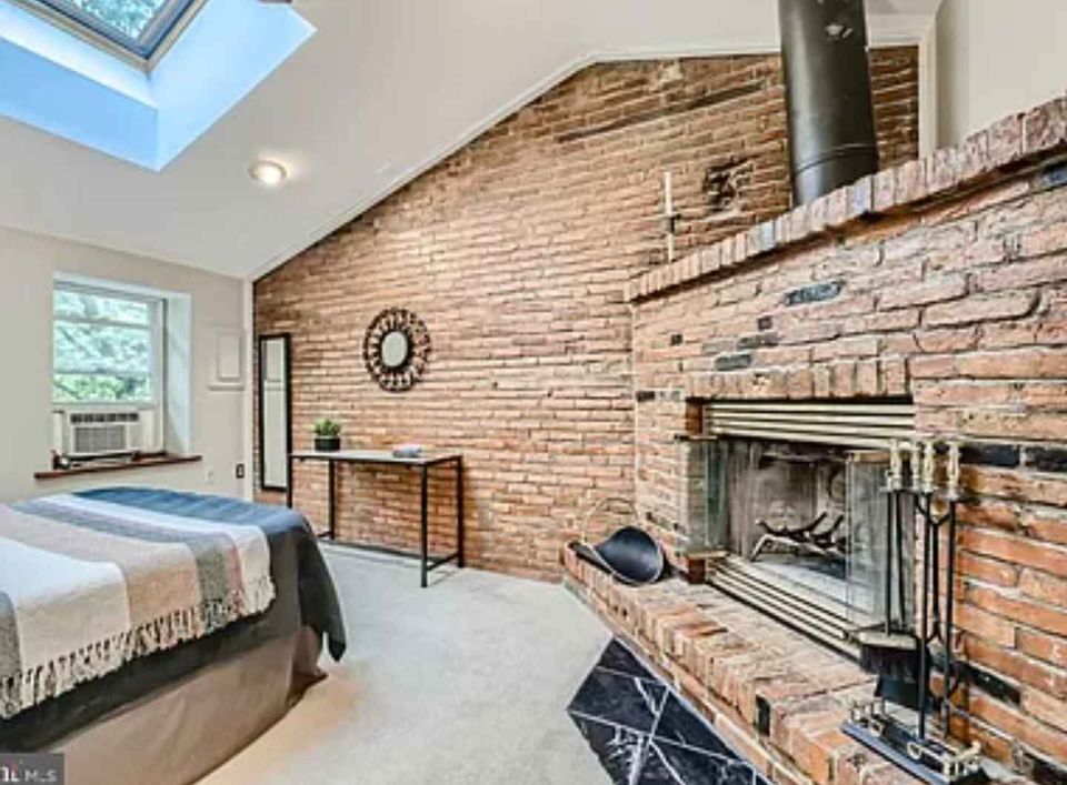 1 Bed 1 Bath - Townhouse photo'