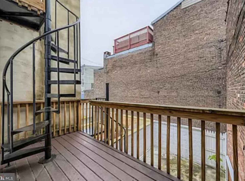 1 Bed 1 Bath - Townhouse photo'