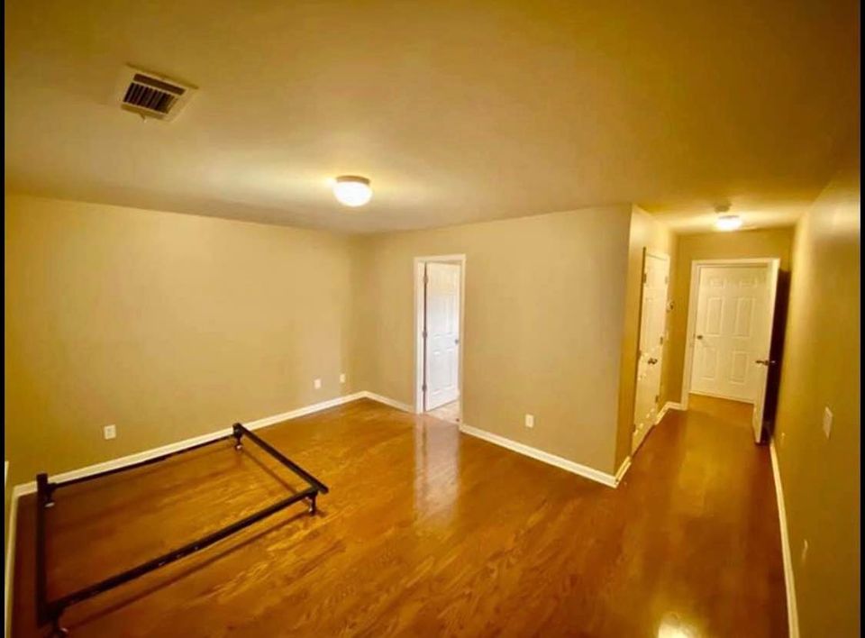 1 Bed 1 Bath - Townhouse