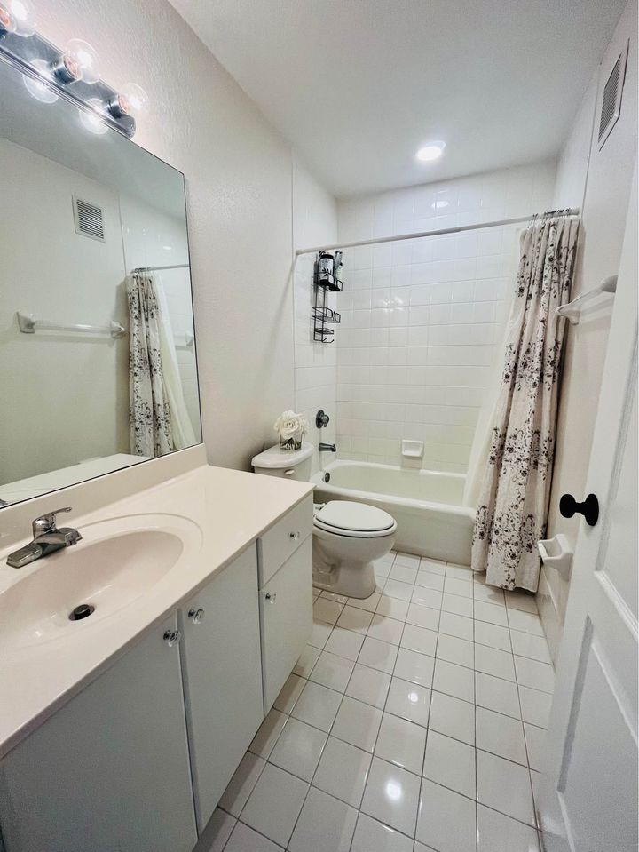 1 Bed 1 Bath - Townhouse photo'