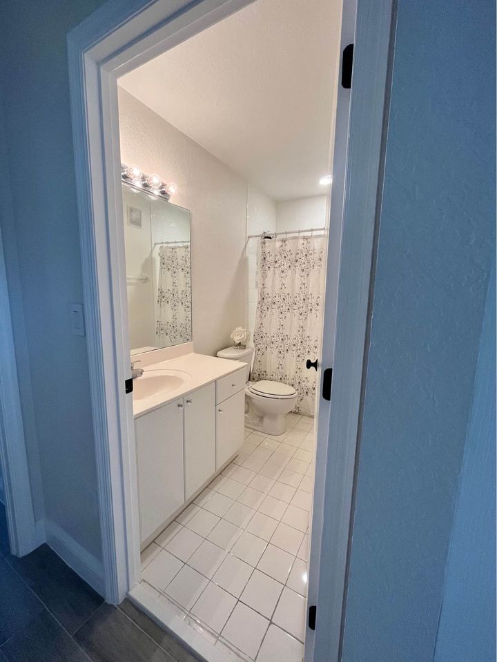 1 Bed 1 Bath - Townhouse photo'