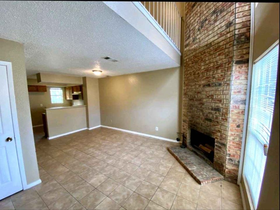 1 Bed 2 Baths - Townhouse photo'