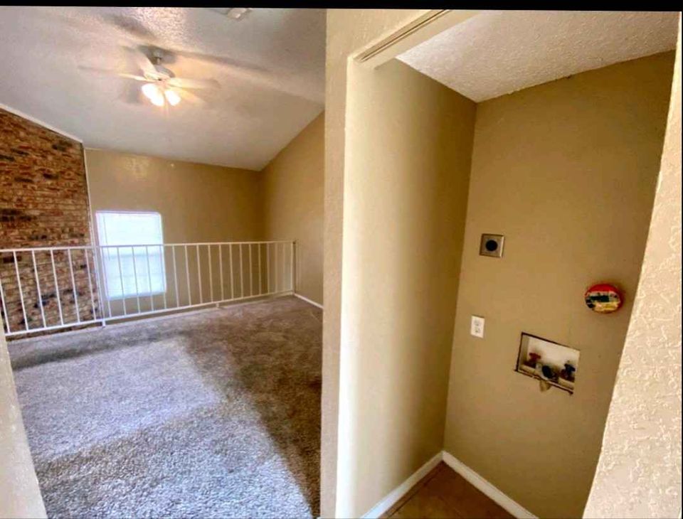 1 Bed 2 Baths - Townhouse photo'