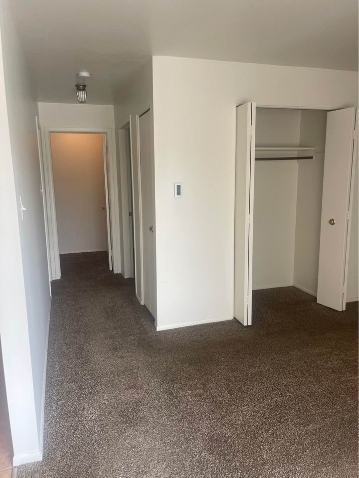 1 BEDROOM APARTMENT FOR RENT - Keego Harbor photo'