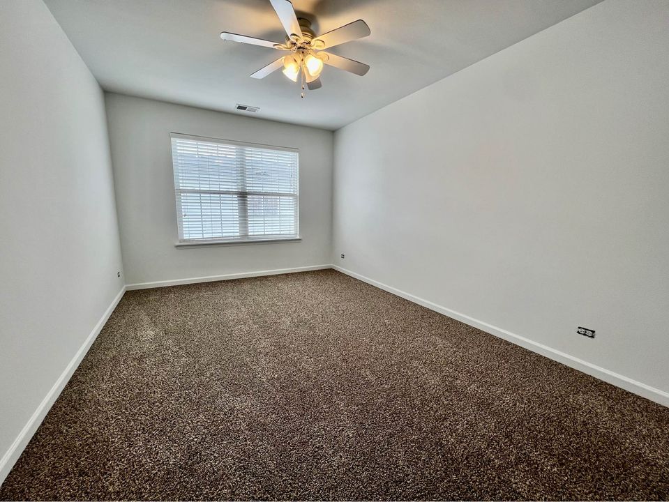 2 Beds 1.5 Baths - Townhouse