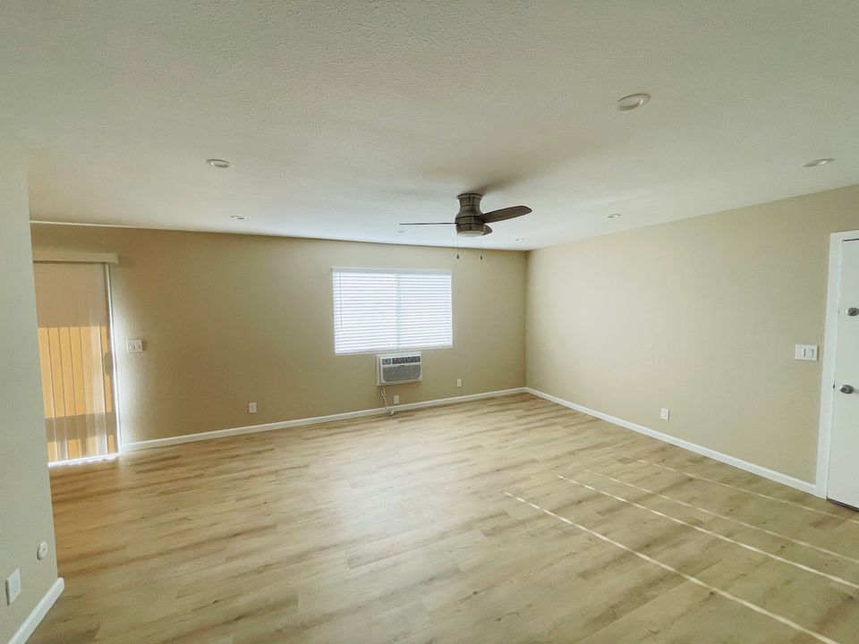 2 Beds 1 Bath Apartment photo'