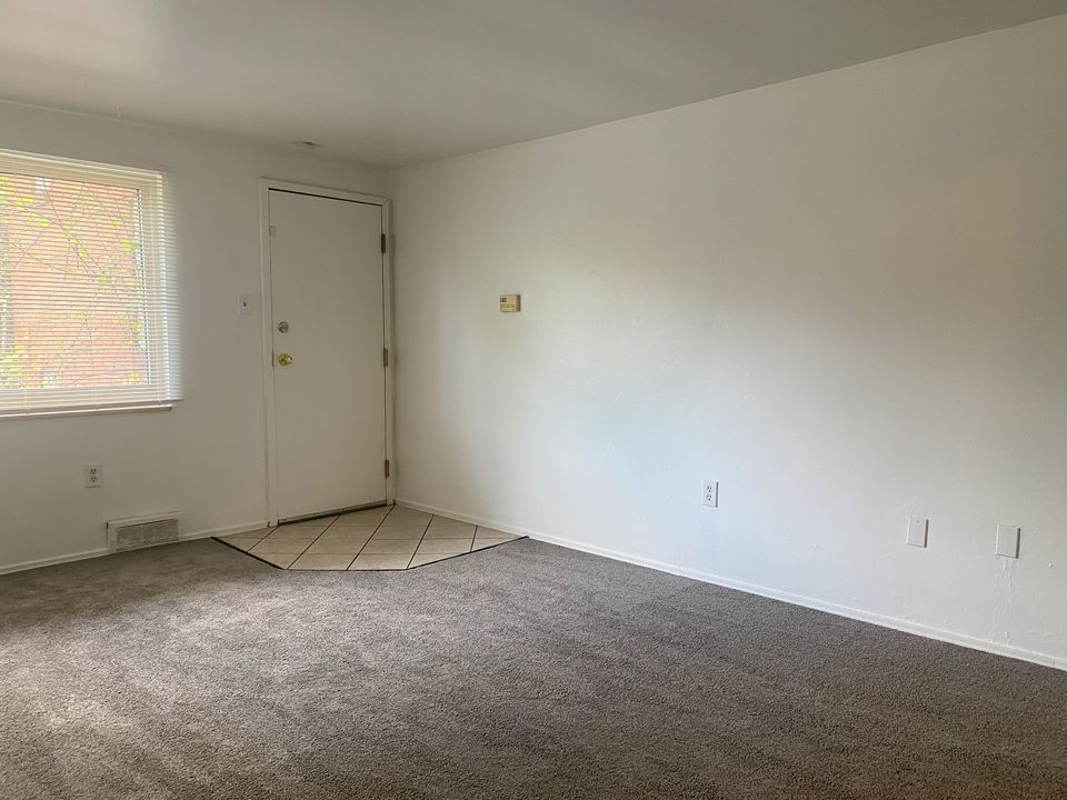 2 Beds 1 Bath Apartment photo'