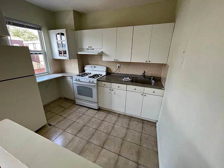 2 Beds 1 Bath - Apartment