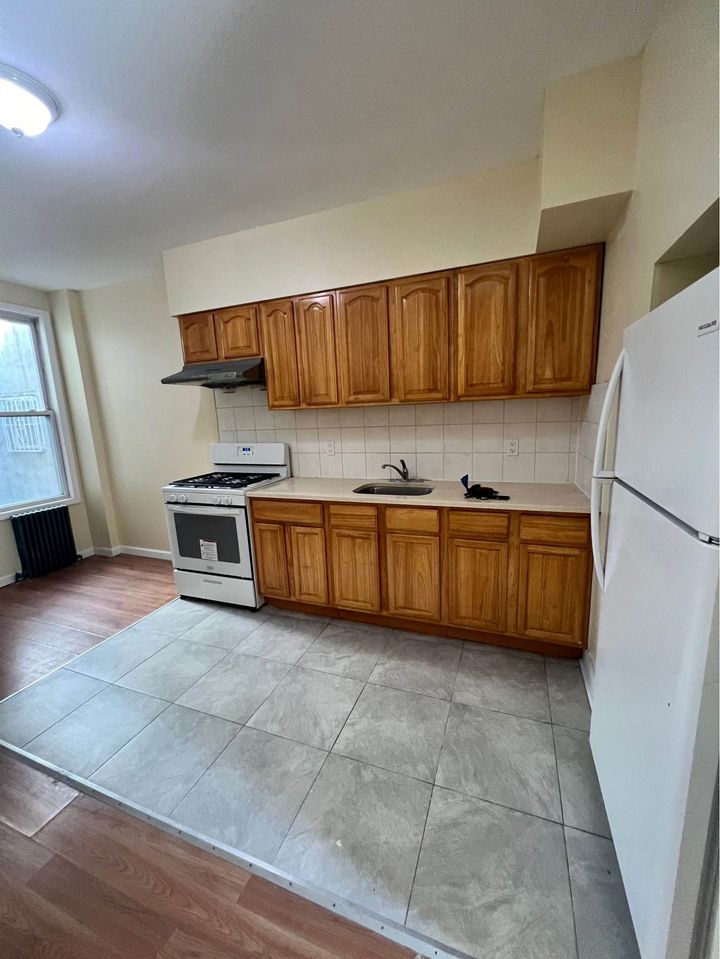 2 Beds 1 Bath - Apartment