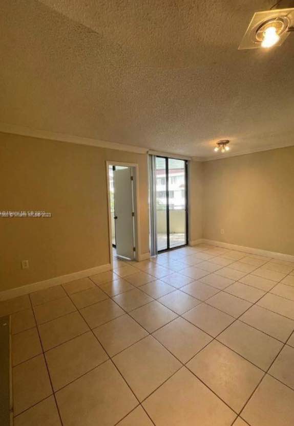 2 Beds 1 Bath - Apartment - 12