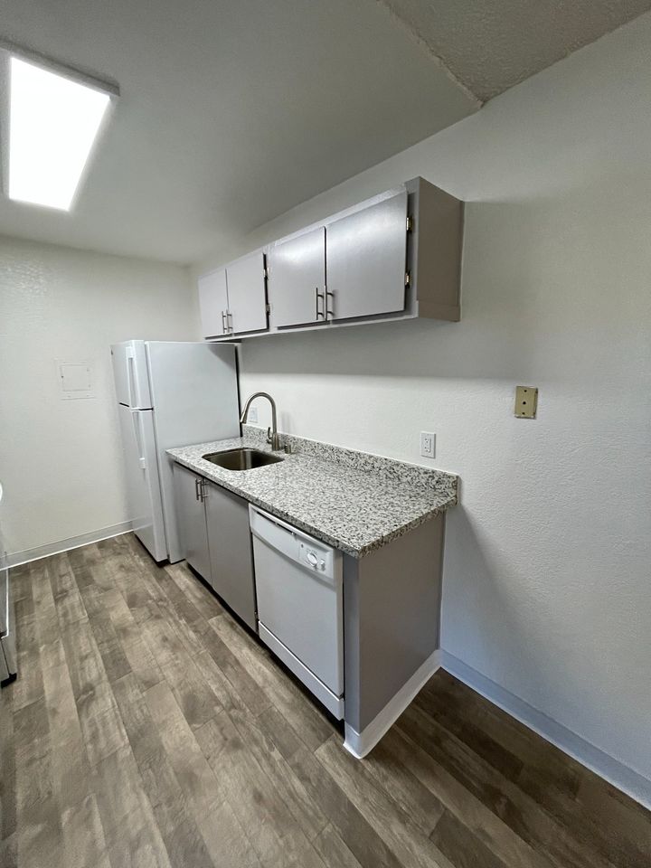 2 Beds 1 Bath Apartment