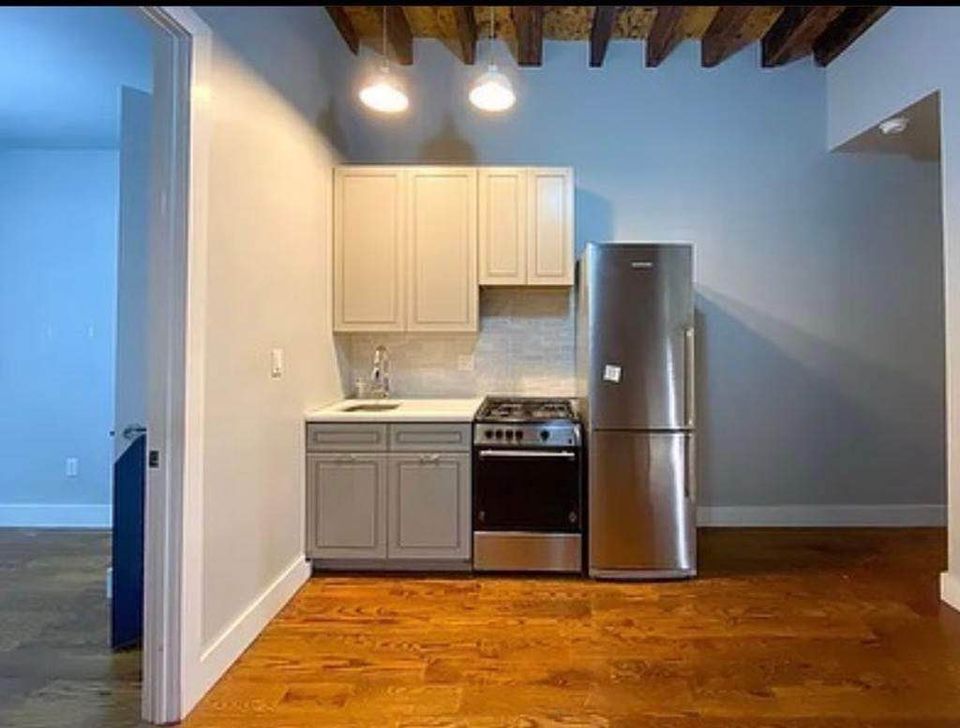 2 Beds 1 Bath - Apartment