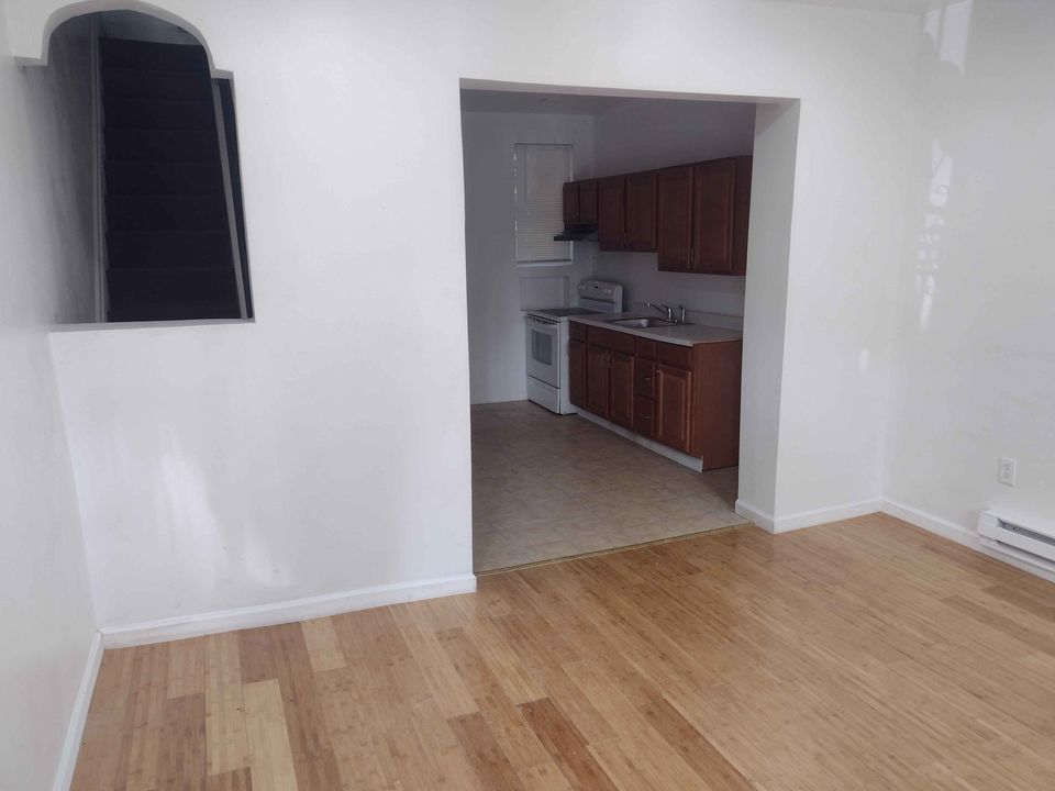 2 Beds 1 Bath - House photo'