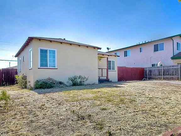 2 Beds 1 Bath - House photo'